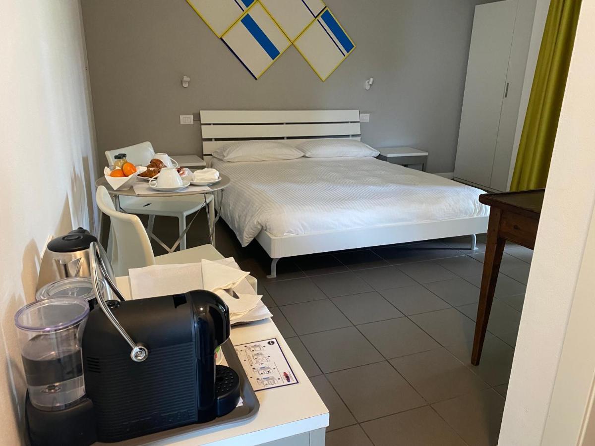 B&B Warmup Grosseto - Parcheggio Incluso Nella Corte Interna Exterior photo