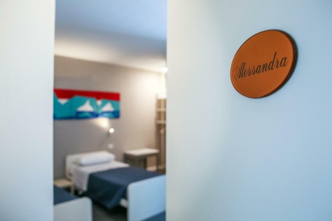 B&B Warmup Grosseto - Parcheggio Incluso Nella Corte Interna Exterior photo